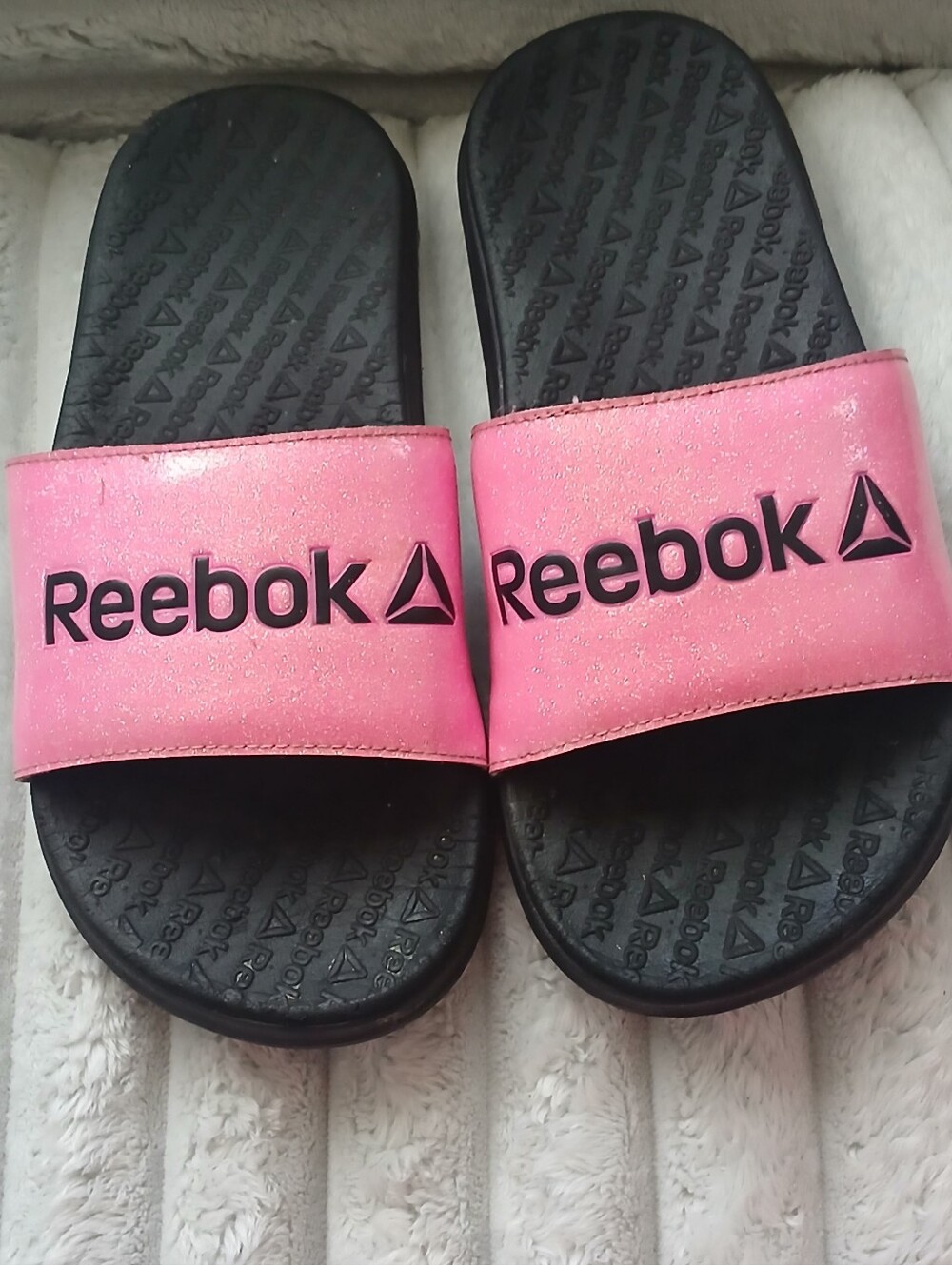 Reebok Girls Glitter Pink and Black Slide Sandals